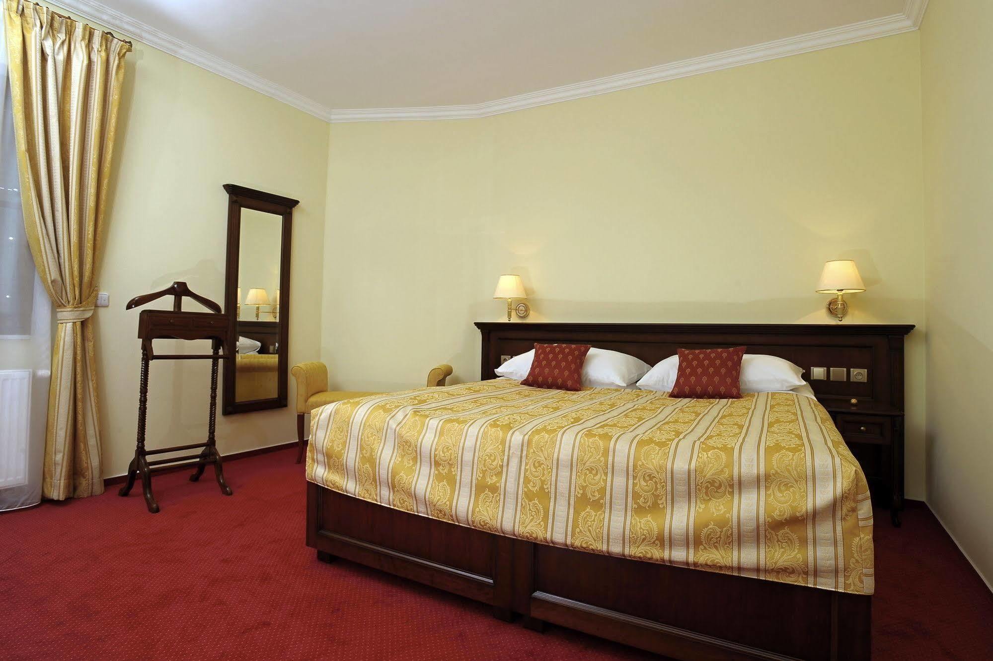 Apartman U Krale - 2 ยีชิน ภายนอก รูปภาพ