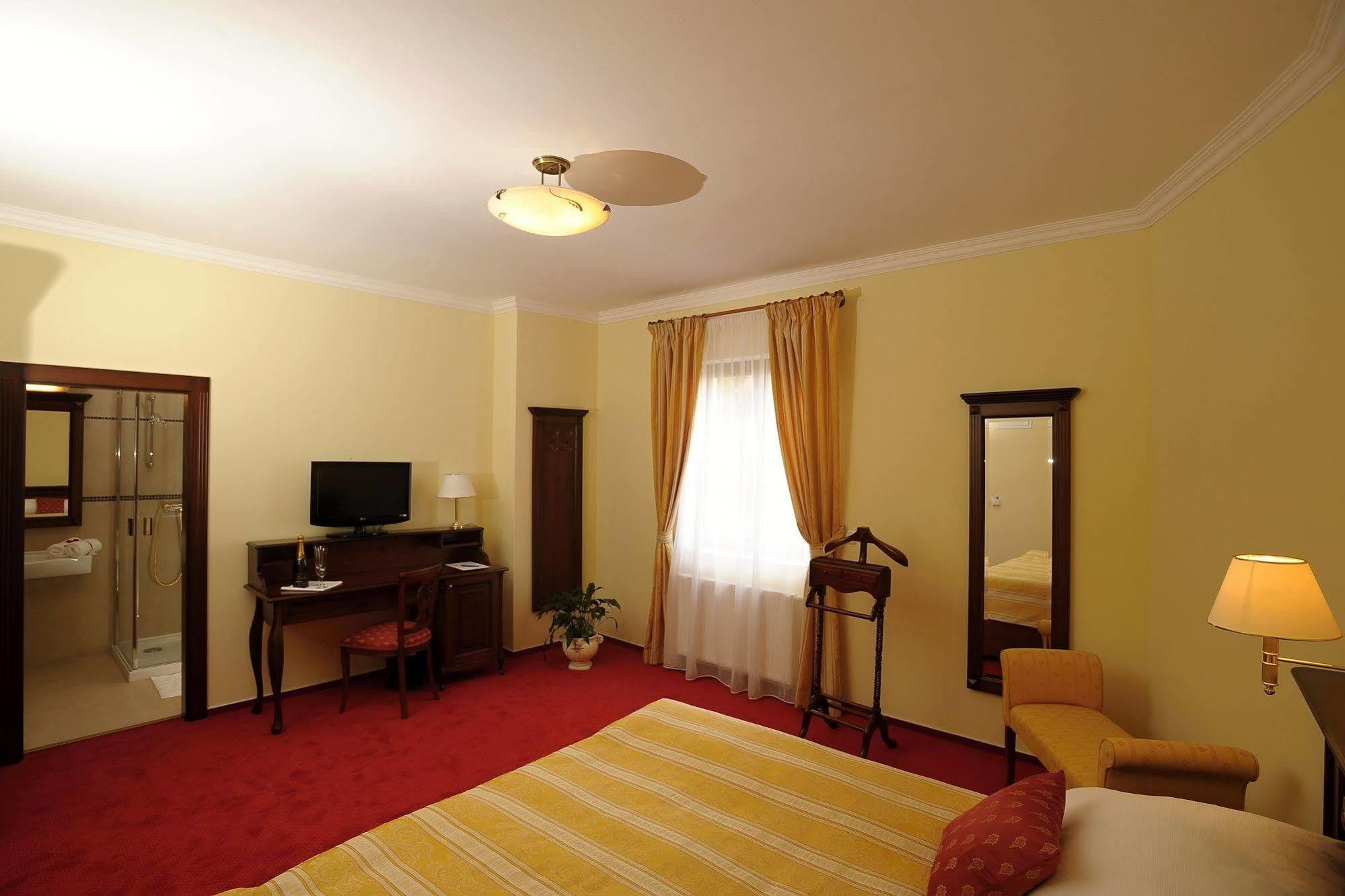 Apartman U Krale - 2 ยีชิน ภายนอก รูปภาพ